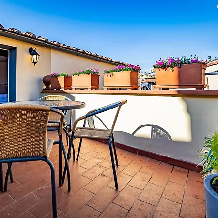 Yid Penthouse In Santa Croce