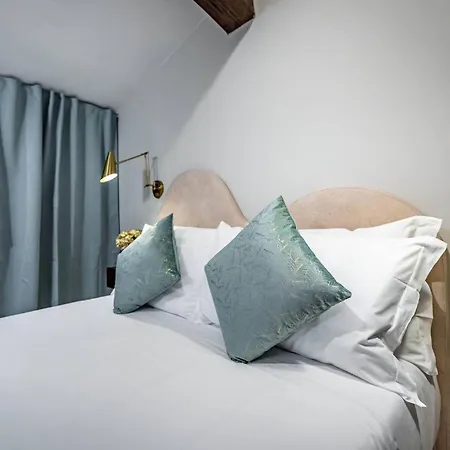 Yid Penthouse In Santa Croce
