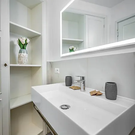 Yid Penthouse In Santa Croce